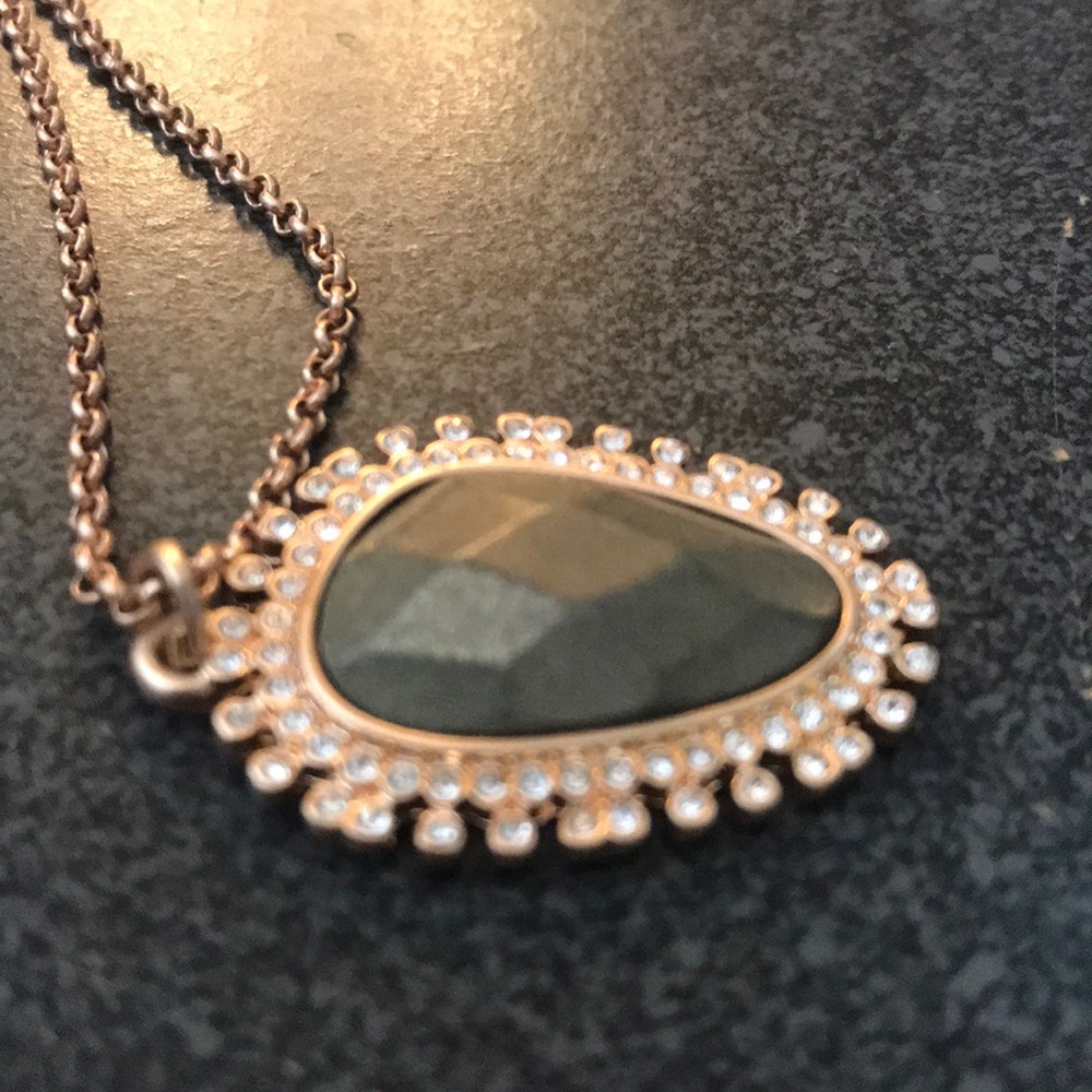 New faceted stone pendant necklace with bling - Picture 3 of 8